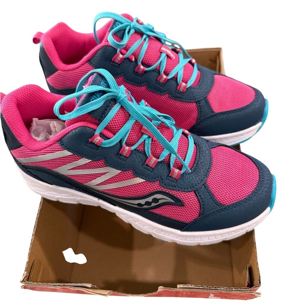 NIB Saucony Girls Sneakers